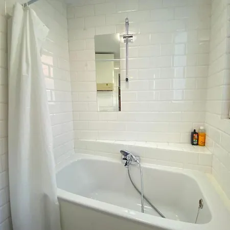 Charming National Street Room In The Heart Of Antuérpia Exterior foto