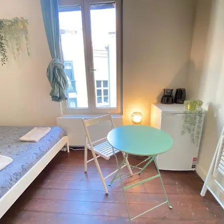 Charming National Street Room In The Heart Of Antuérpia Exterior foto
