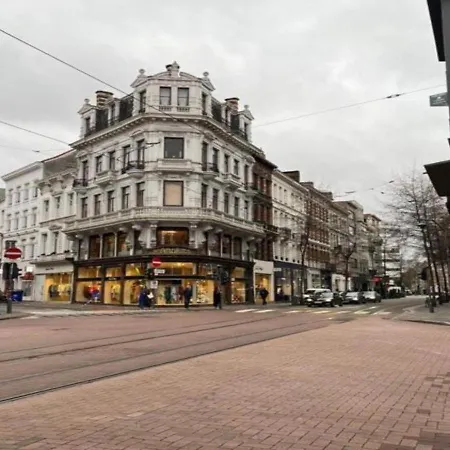 Charming National Street Room In The Heart Of Antuérpia Exterior foto
