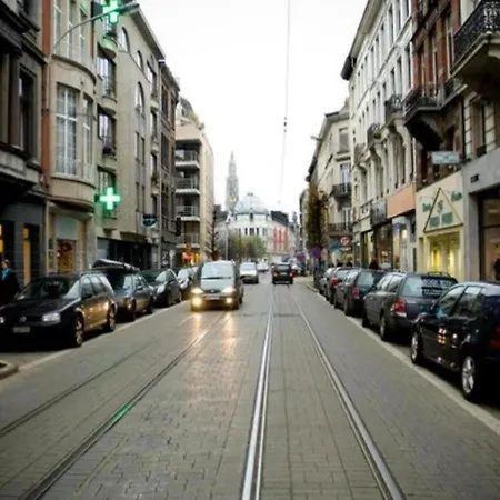 Charming National Street Room In The Heart Of Antuérpia Exterior foto